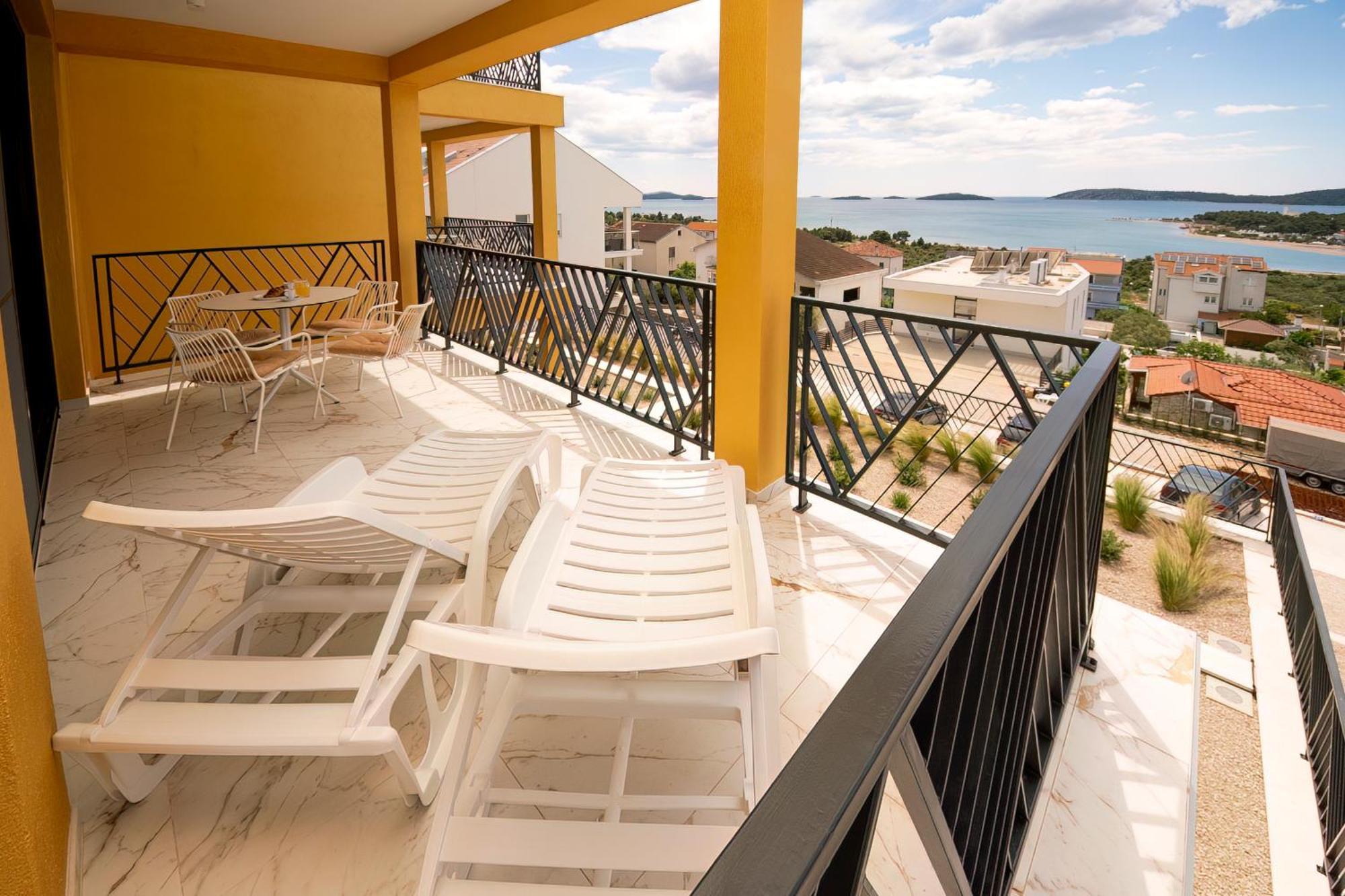 Mediterana Art Deco Resort (Adults Only) ชิเบนิก ภายนอก รูปภาพ